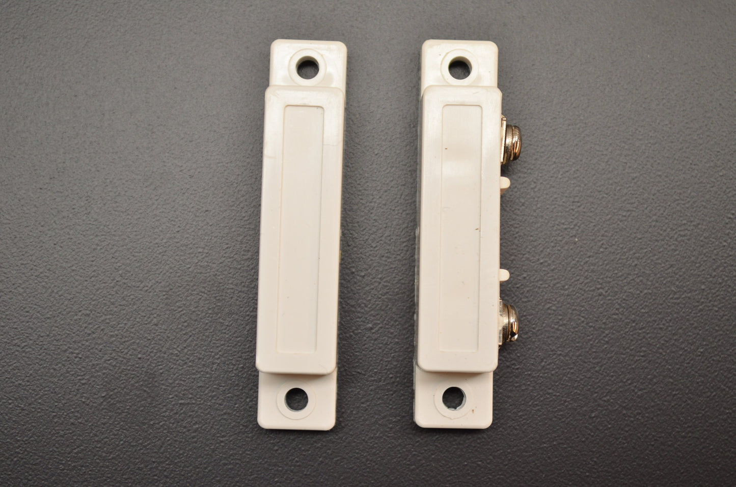 New Safe House SPST Magnetic Contact Switch NOS