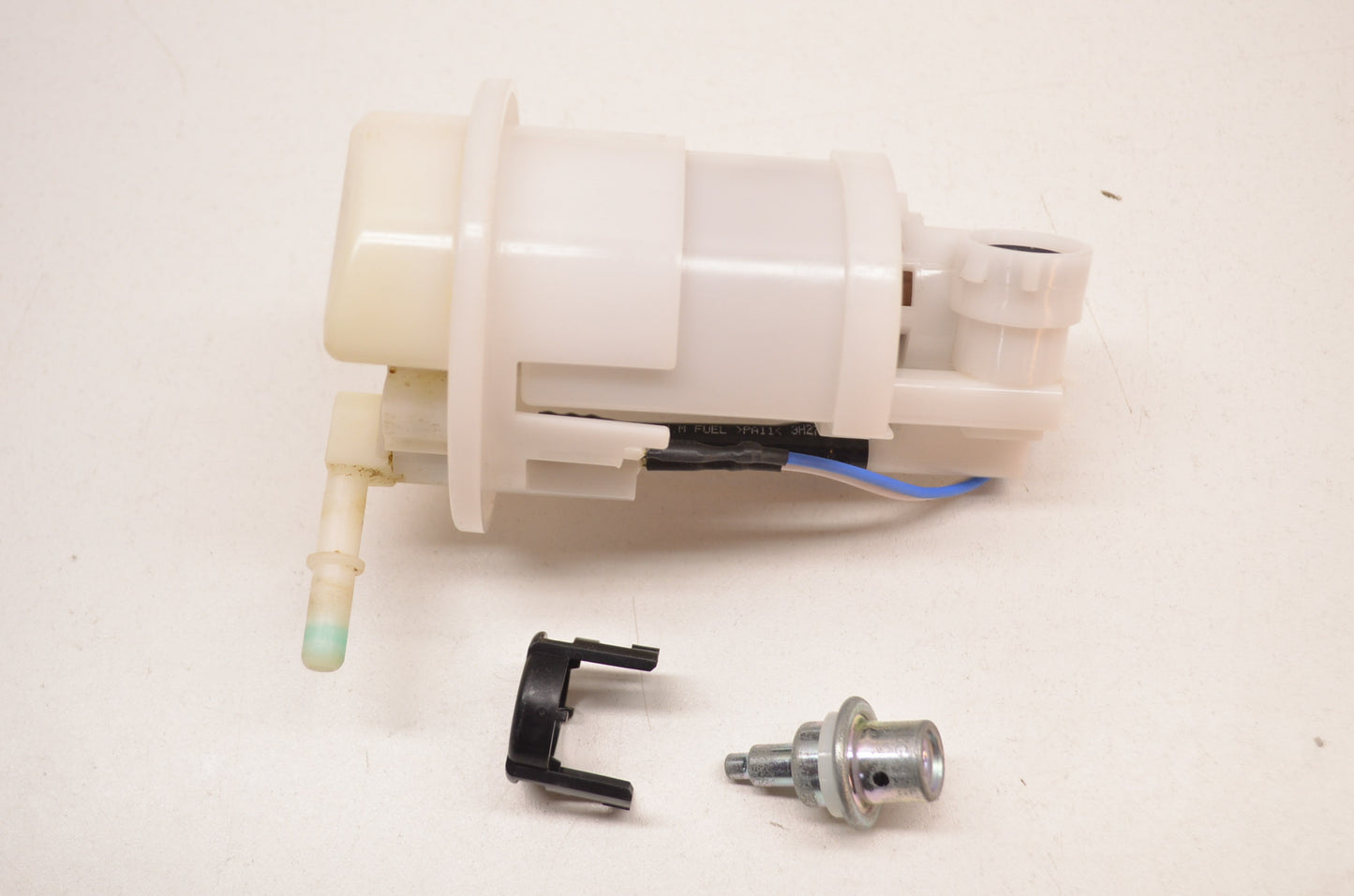OEM Yamaha 33D-13907-00-00 Complete Fuel Pump