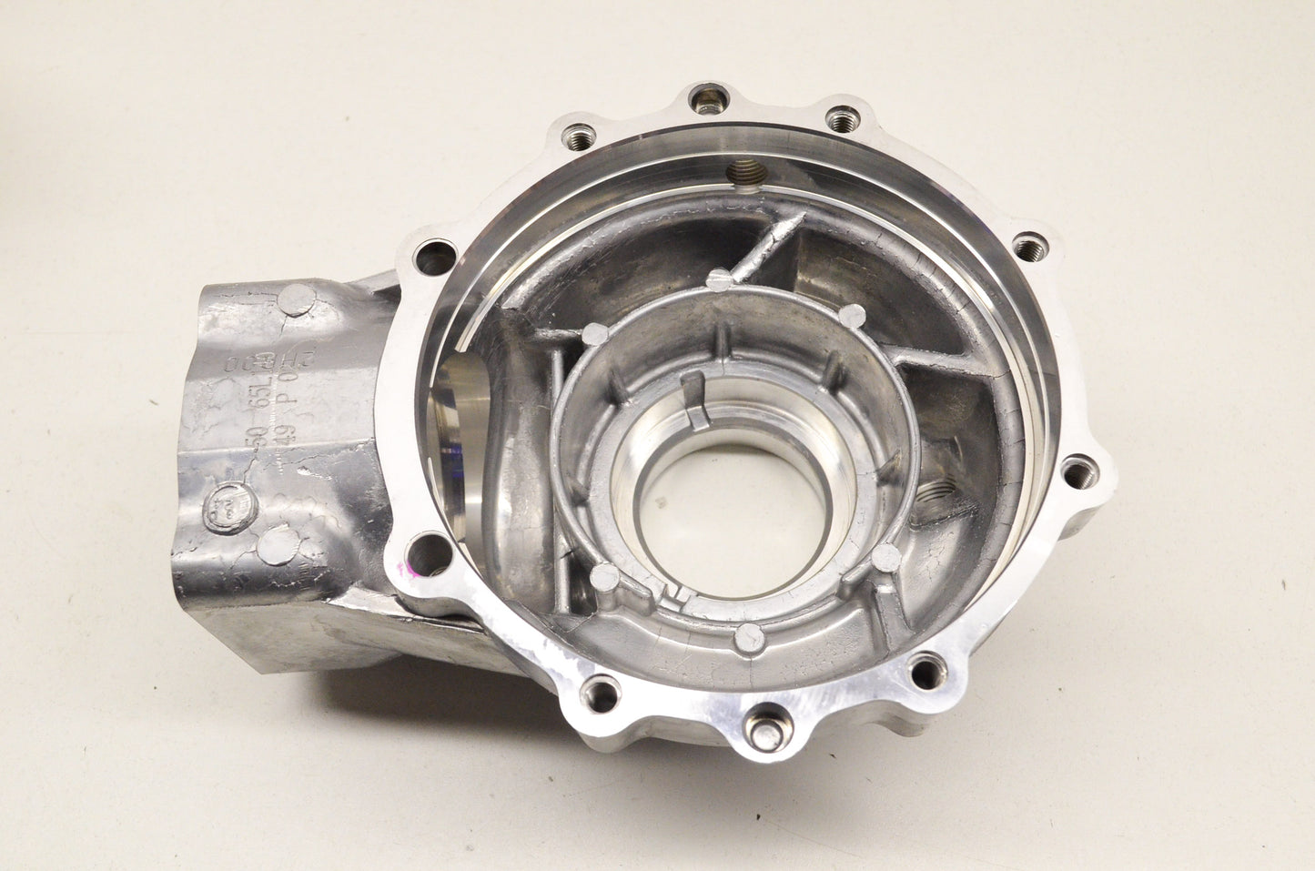OEM Yamaha 2HR-46161-00-00 Driveshaft Housing NOS
