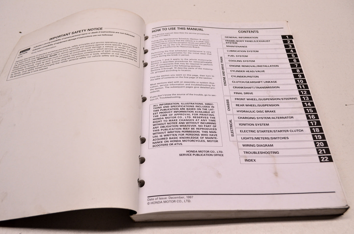 Honda VT1100C3 Shadow Aero Service Manual