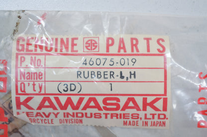 OEM Kawasaki 46075-019 Left Hand Grip Rubber NOS