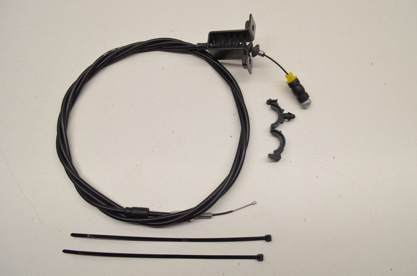New OEM Polaris 2203932 Throttle Cable Kit NOS