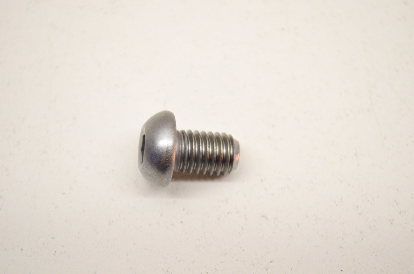 New OEM Yamaha 92014-08012-00 Button Head Bolt NOS