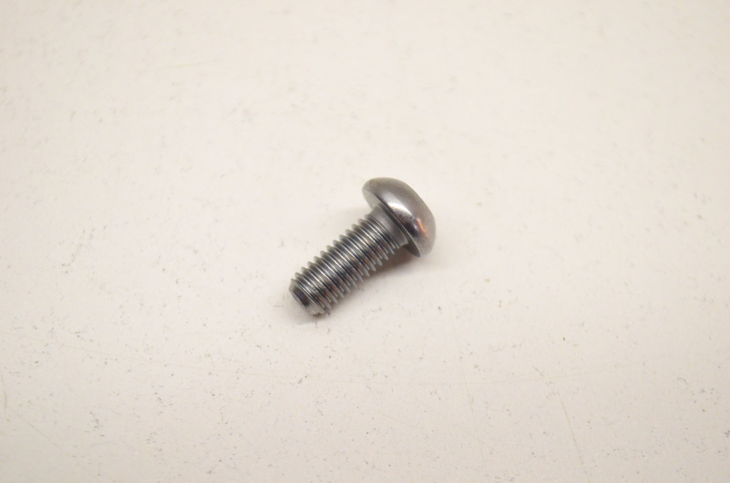 New OEM Yamaha 92014-05012-00 Button Head Bolt NOS