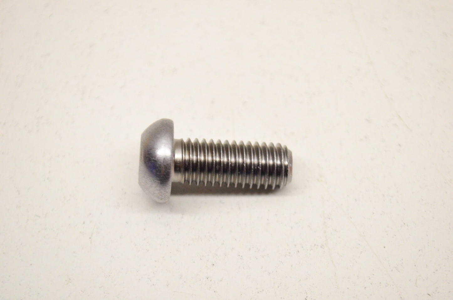 New OEM Yamaha 92014-08020-00 Button Head Bolt NOS