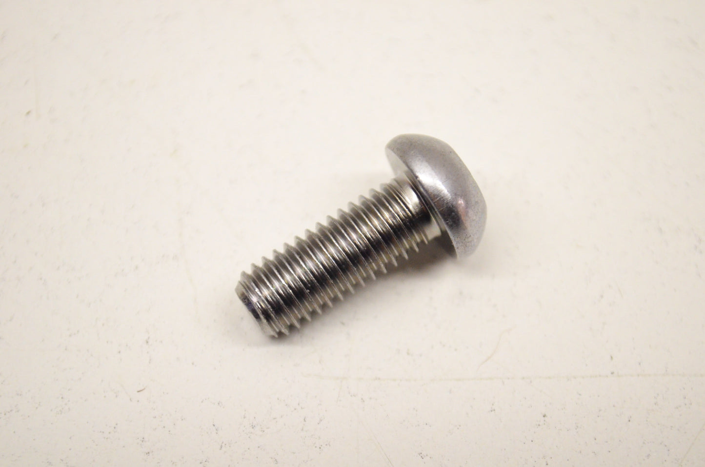 New OEM Yamaha 92014-08020-00 Button Head Bolt NOS