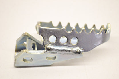 OEM Yamaha 4DA-27421-00-00 Footrest 2 NOS