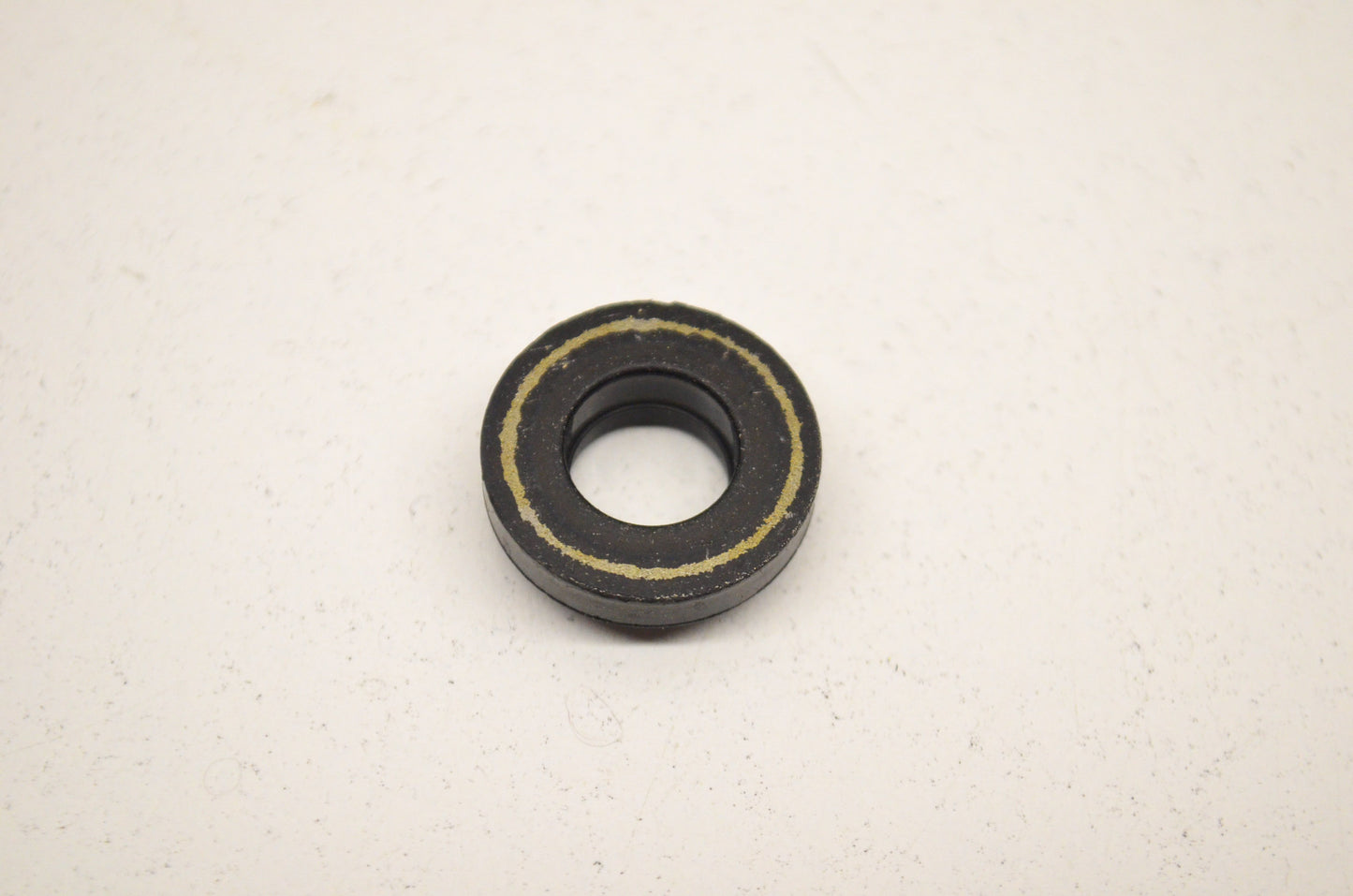 OEM Yamaha 4KG-1111G-00-00 Rubber Mount 1 NOS