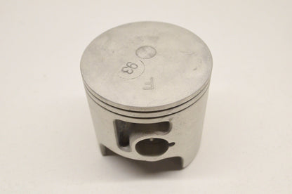 OEM Yamaha 6M6-11631-01-93 Piston STD NOS