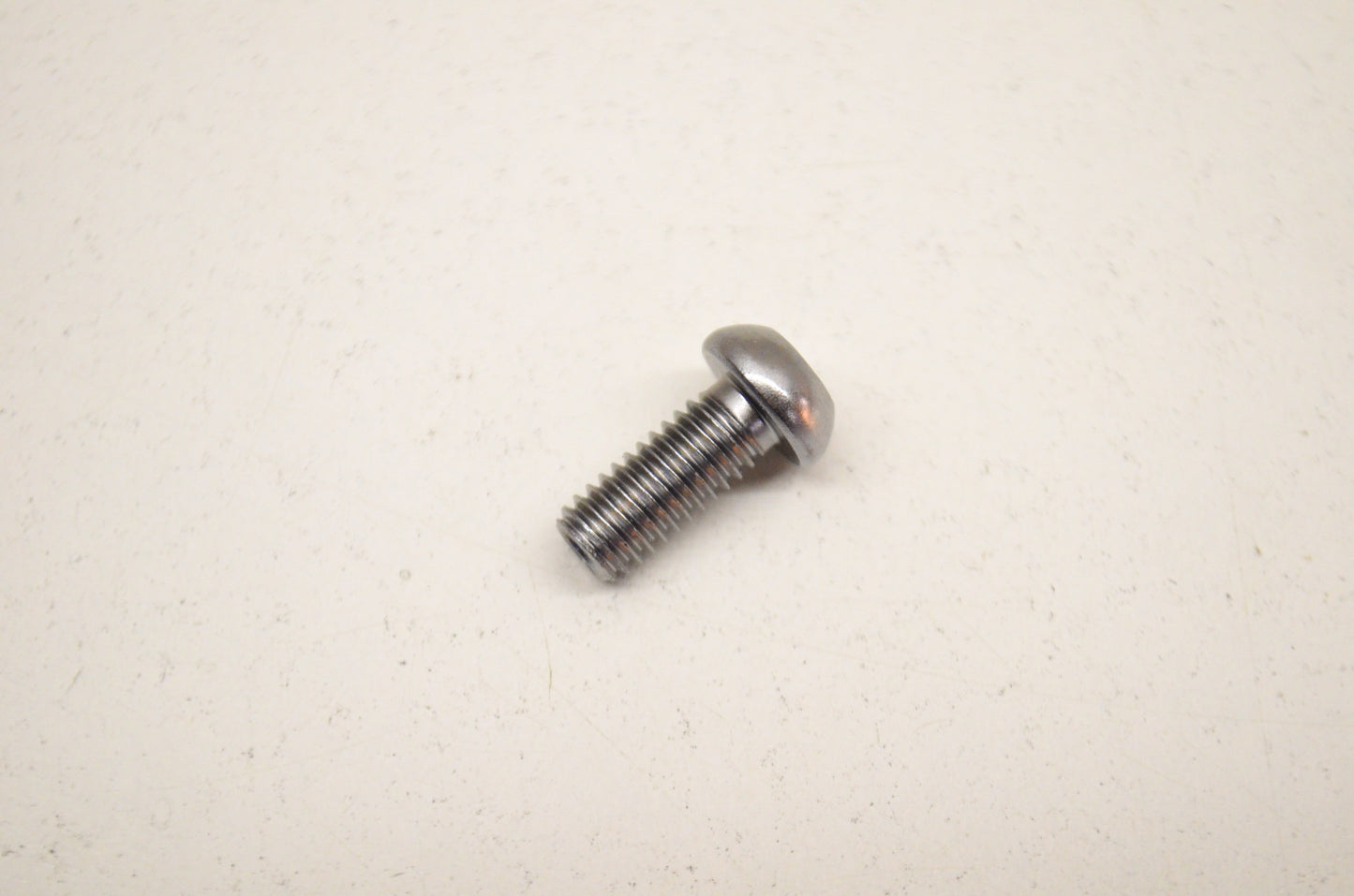 New OEM Yamaha 92014-06014-00 Button Head Bolt NOS