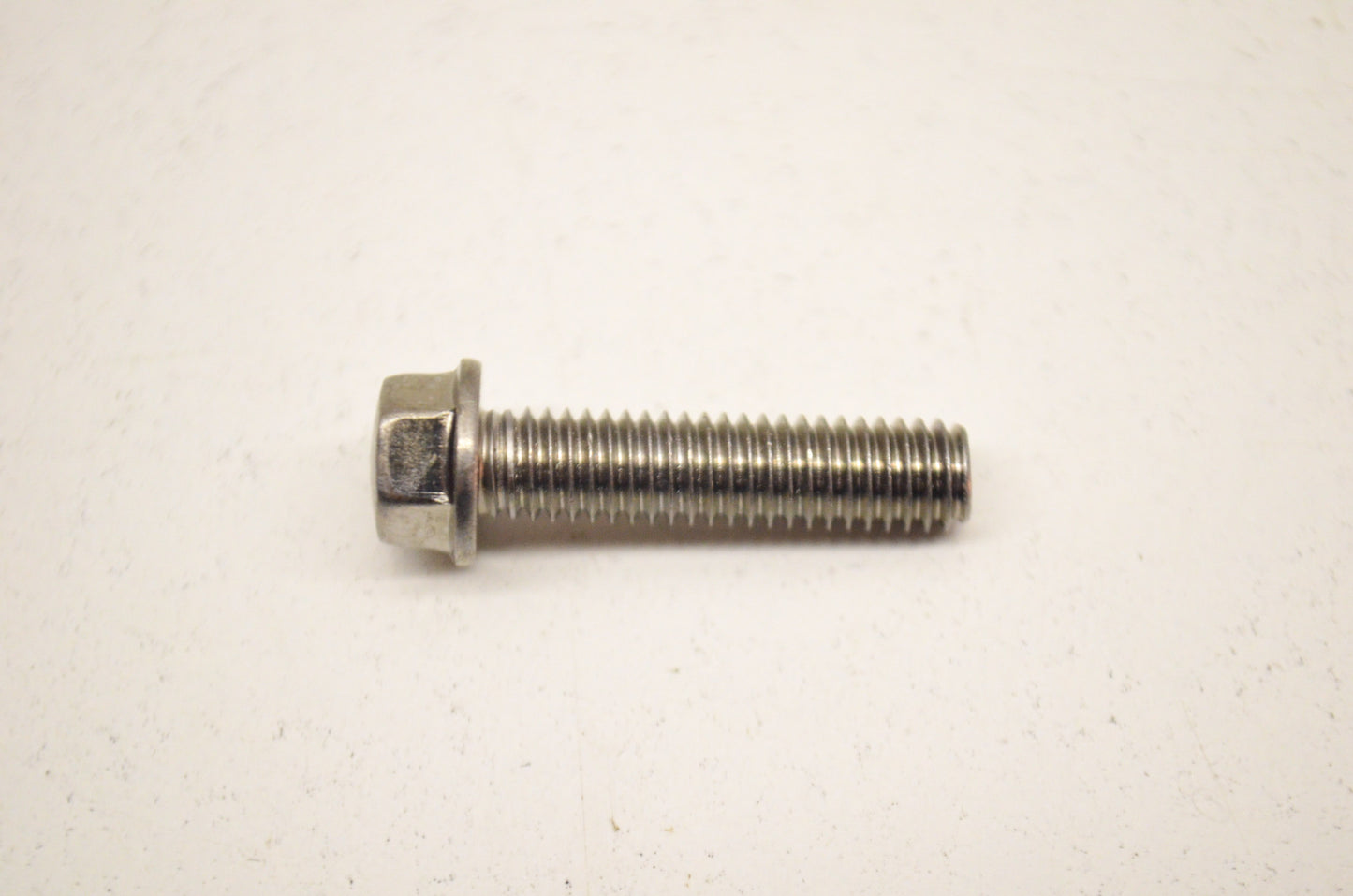 New OEM Yamaha 95024-06025-00 Flange Bolt NOS