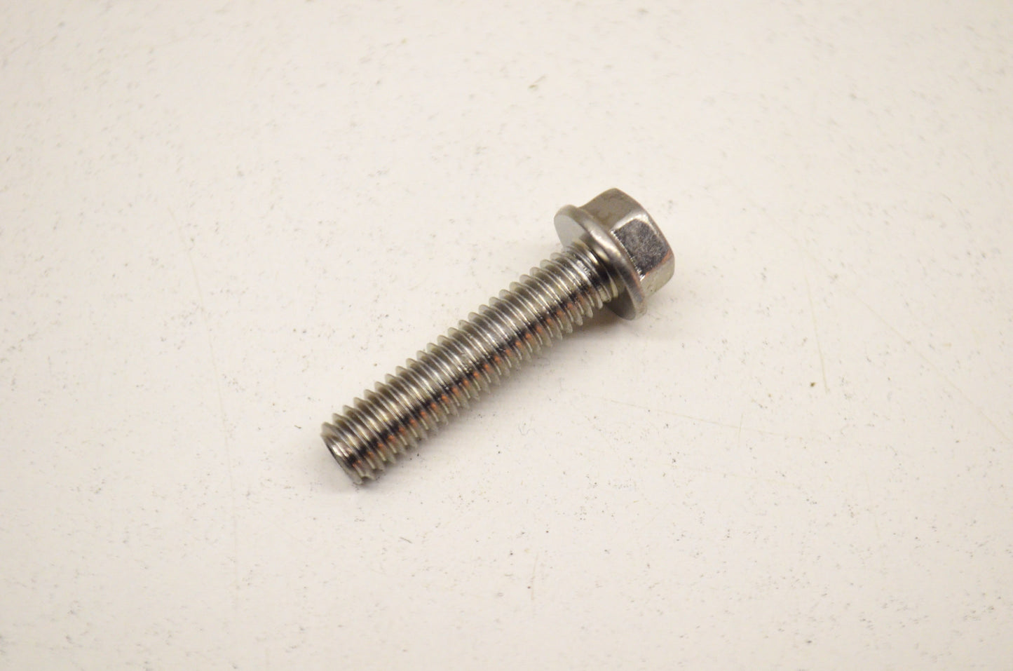 New OEM Yamaha 95024-06025-00 Flange Bolt NOS