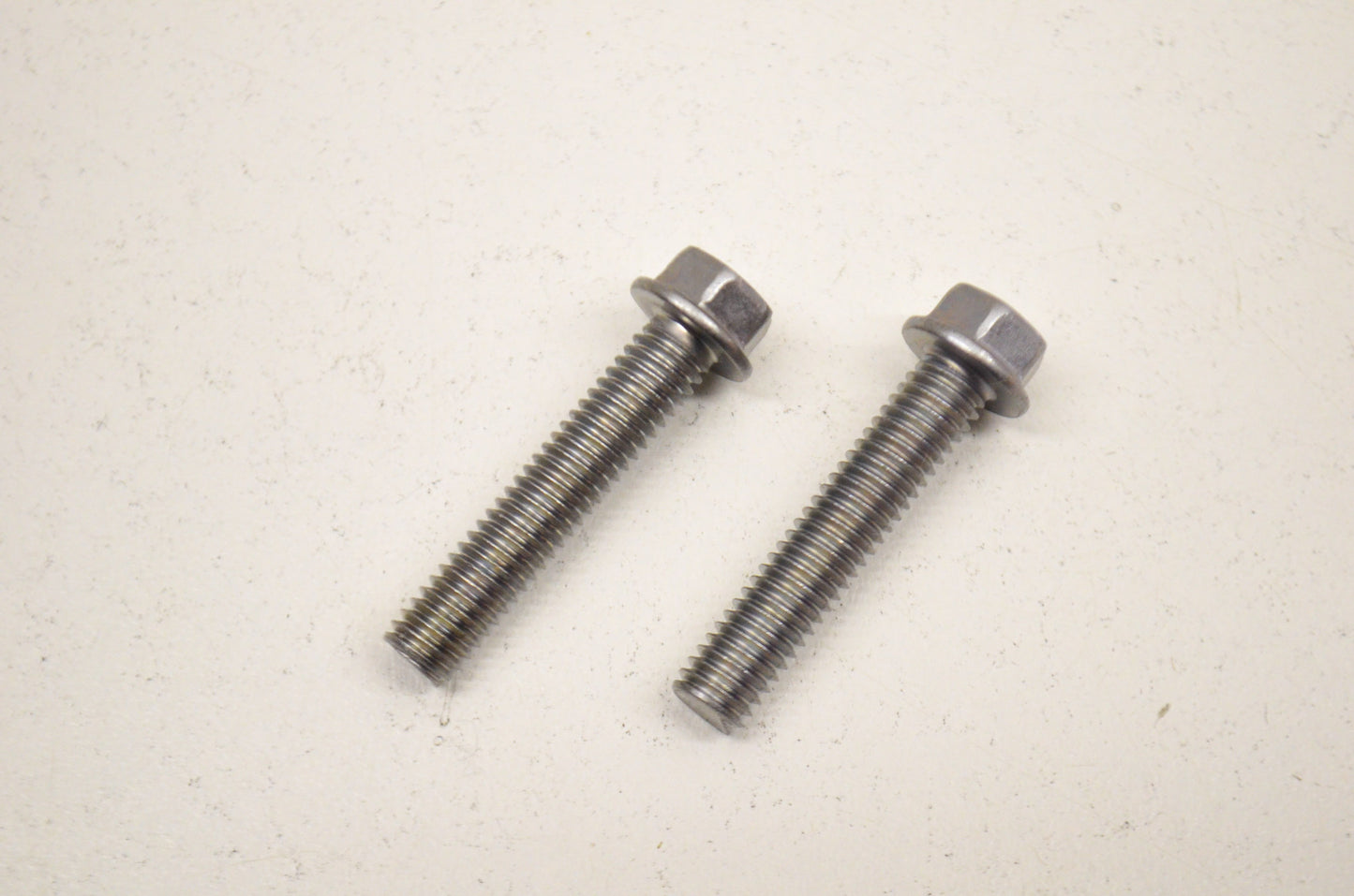 OEM Yamaha 95024-06030-00 Flange Bolt Qty 2 NOS