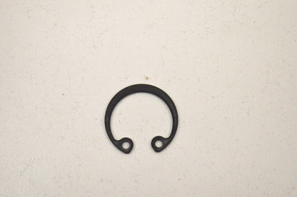 New OEM Yamaha 93420-18082-00 Circlip NOS