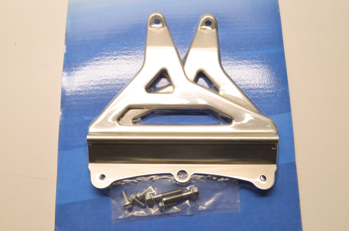 New OEM Yamaha Radiator Brace Kit NOS