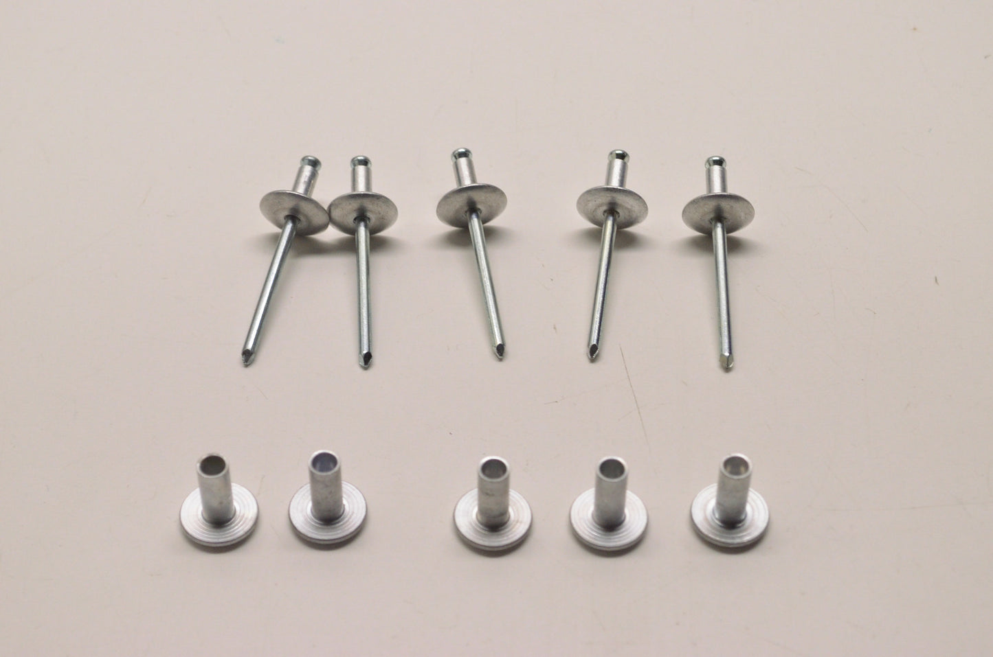OEM Polaris 1015421 Retainer Rivet Qty 5 NOS