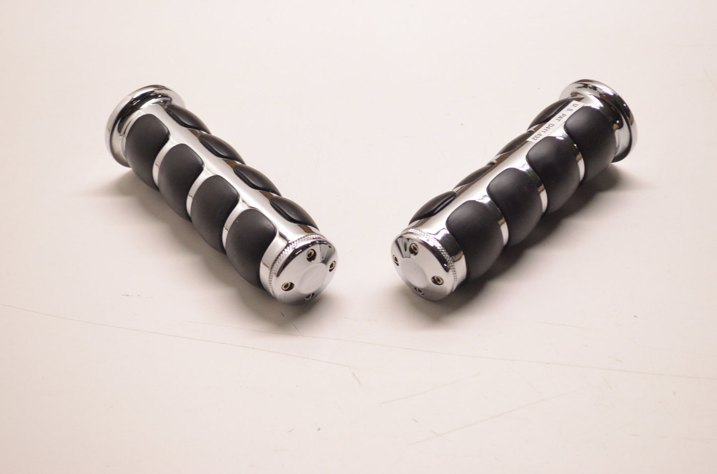 New Kuryakyn 1' ISO Grip 6240 NOS