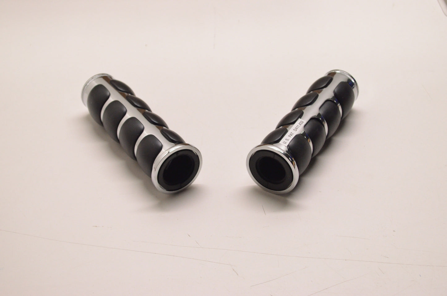 New Kuryakyn 1' ISO Grip 6240 NOS