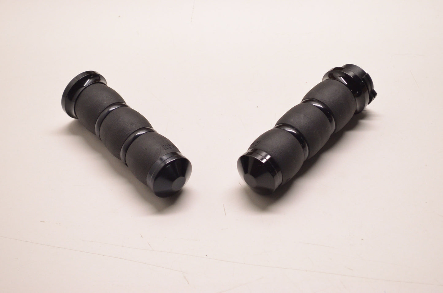 Avon 06300971, 0630-0971 Black Velvet Air Grips NOS