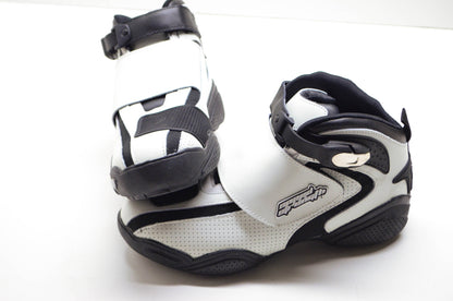 New Speed and Strength White Moment of Truth Size 11 Shoe NOS