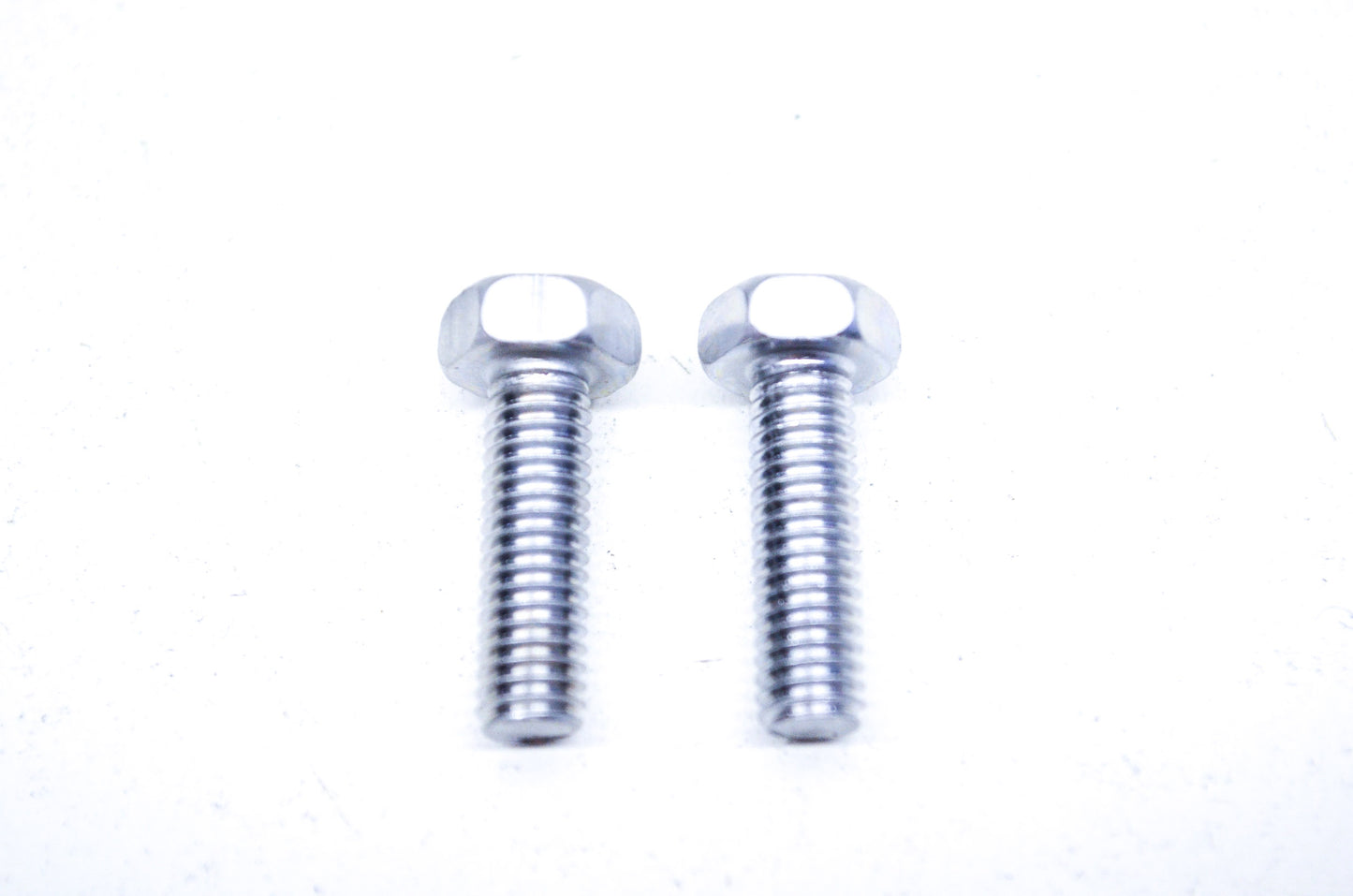 OEM Yamaha 97024-06020-00 Bolt (3DM) Qty 2 NOS