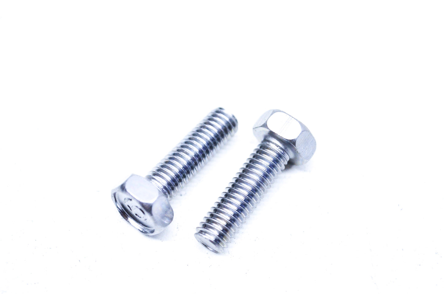 OEM Yamaha 97024-06020-00 Bolt (3DM) Qty 2 NOS