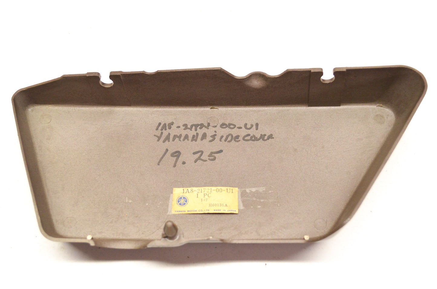 OEM Yamaha 1A8-21721-00-U1 Side Cover NOS