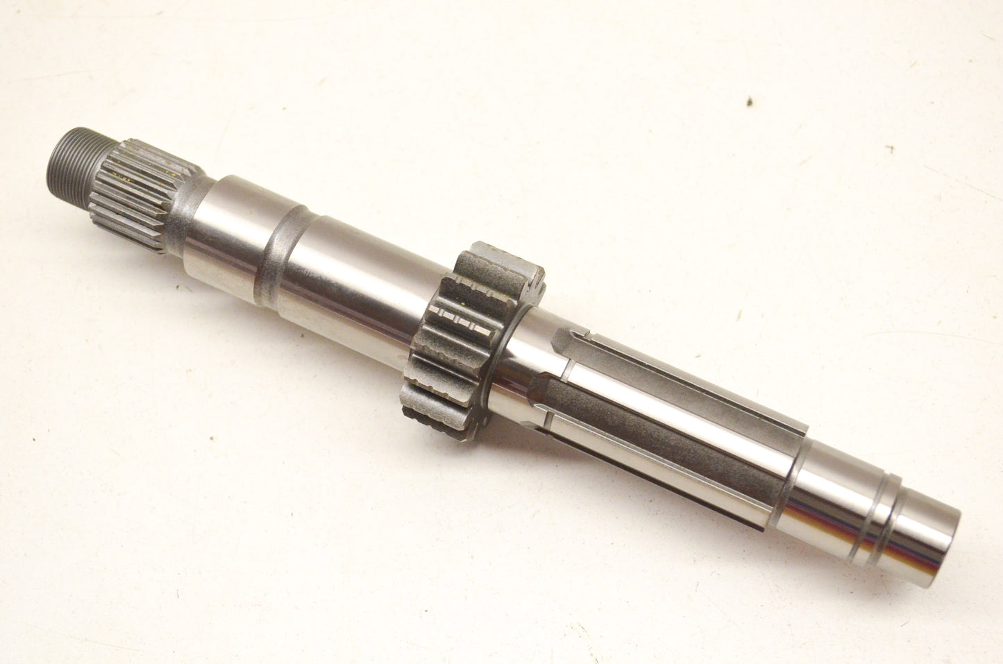 OEM Yamaha 4WM-17411-A0-00 Main Axle NOS
