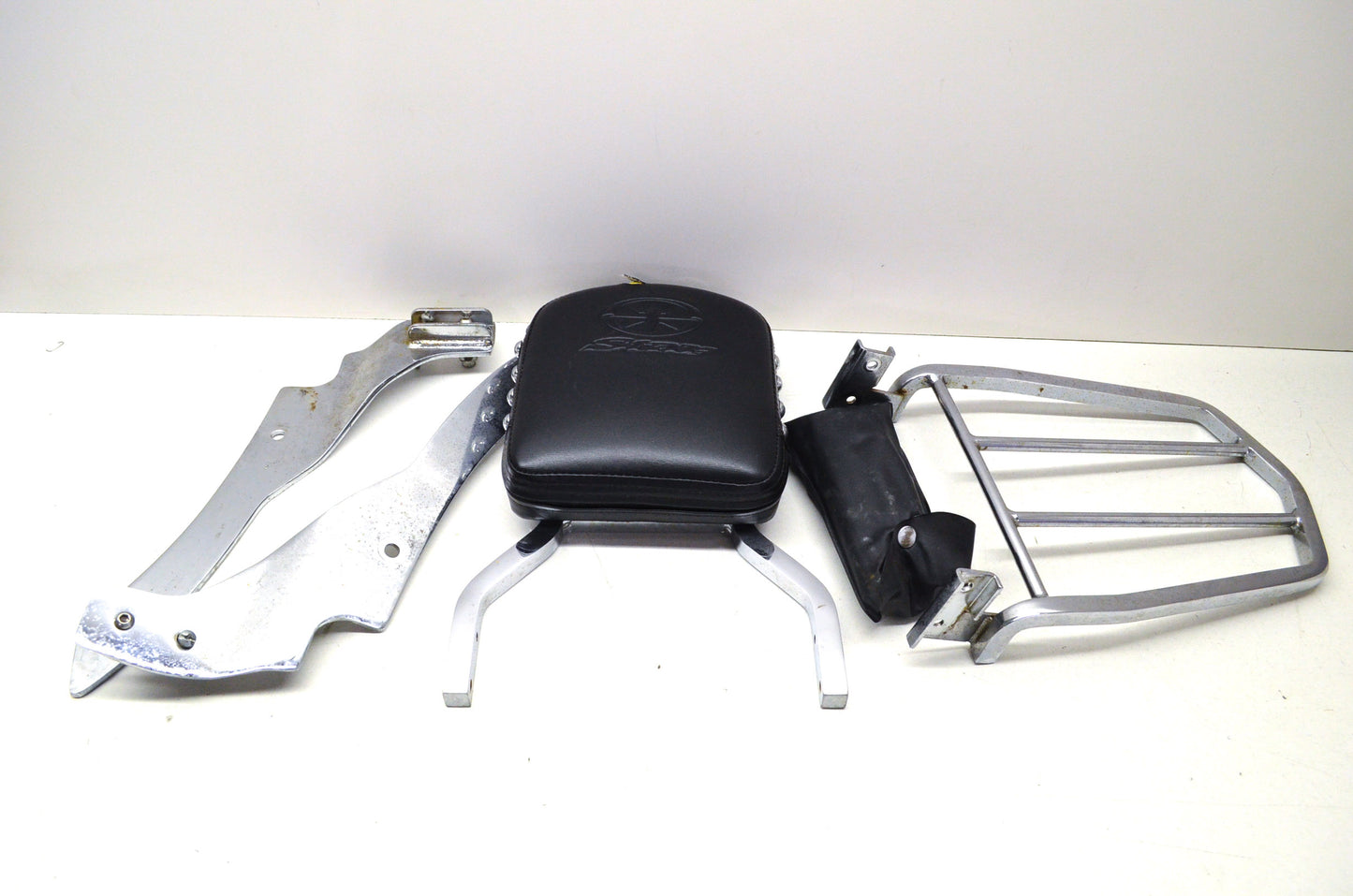 Aftermarket 06 V-Star 650 Classic Backrest, Sissybar, Rear Rack Kit