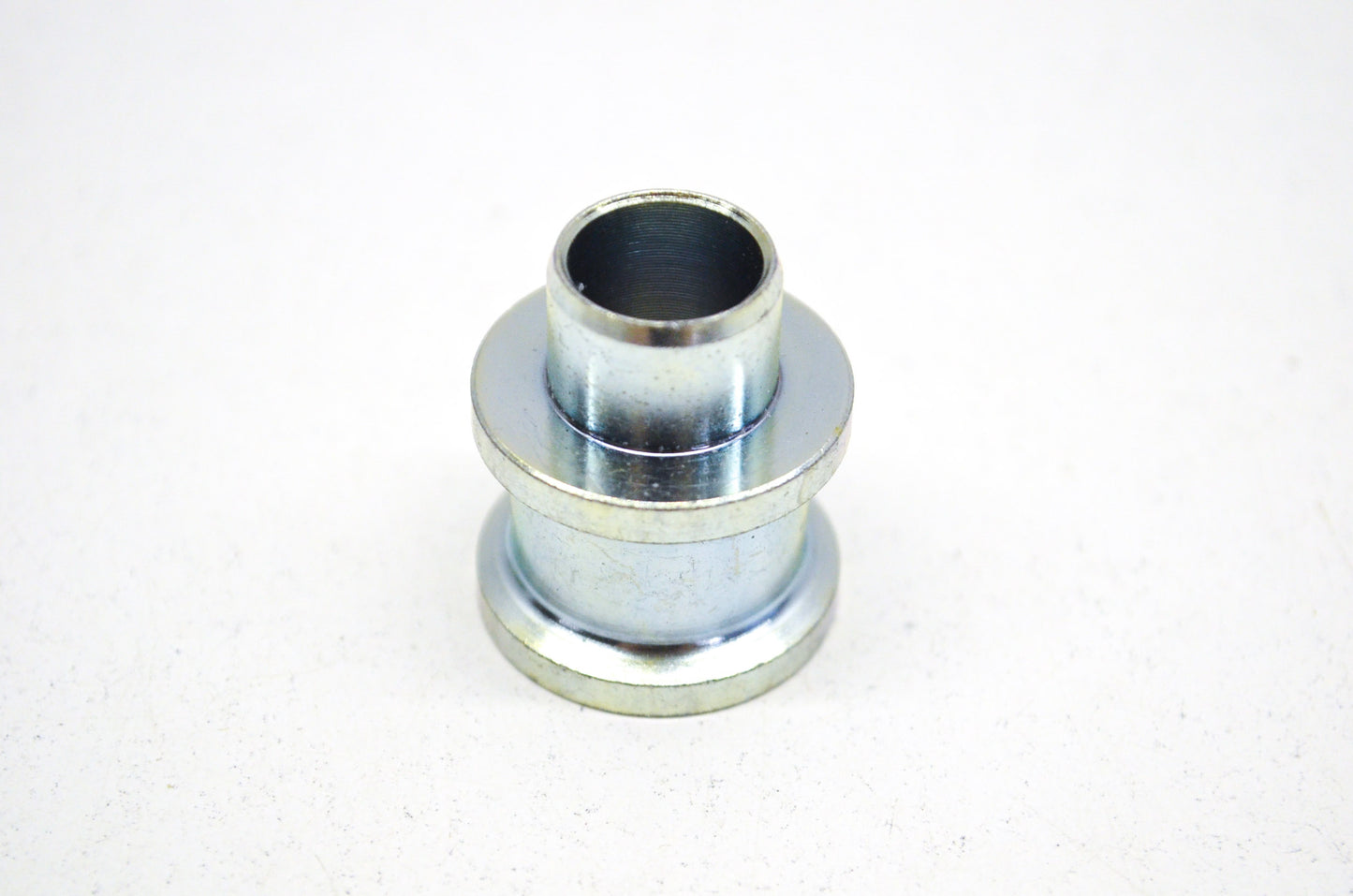 New OEM Yamaha 5HP-25383-00-00 Wheel Collar NOS