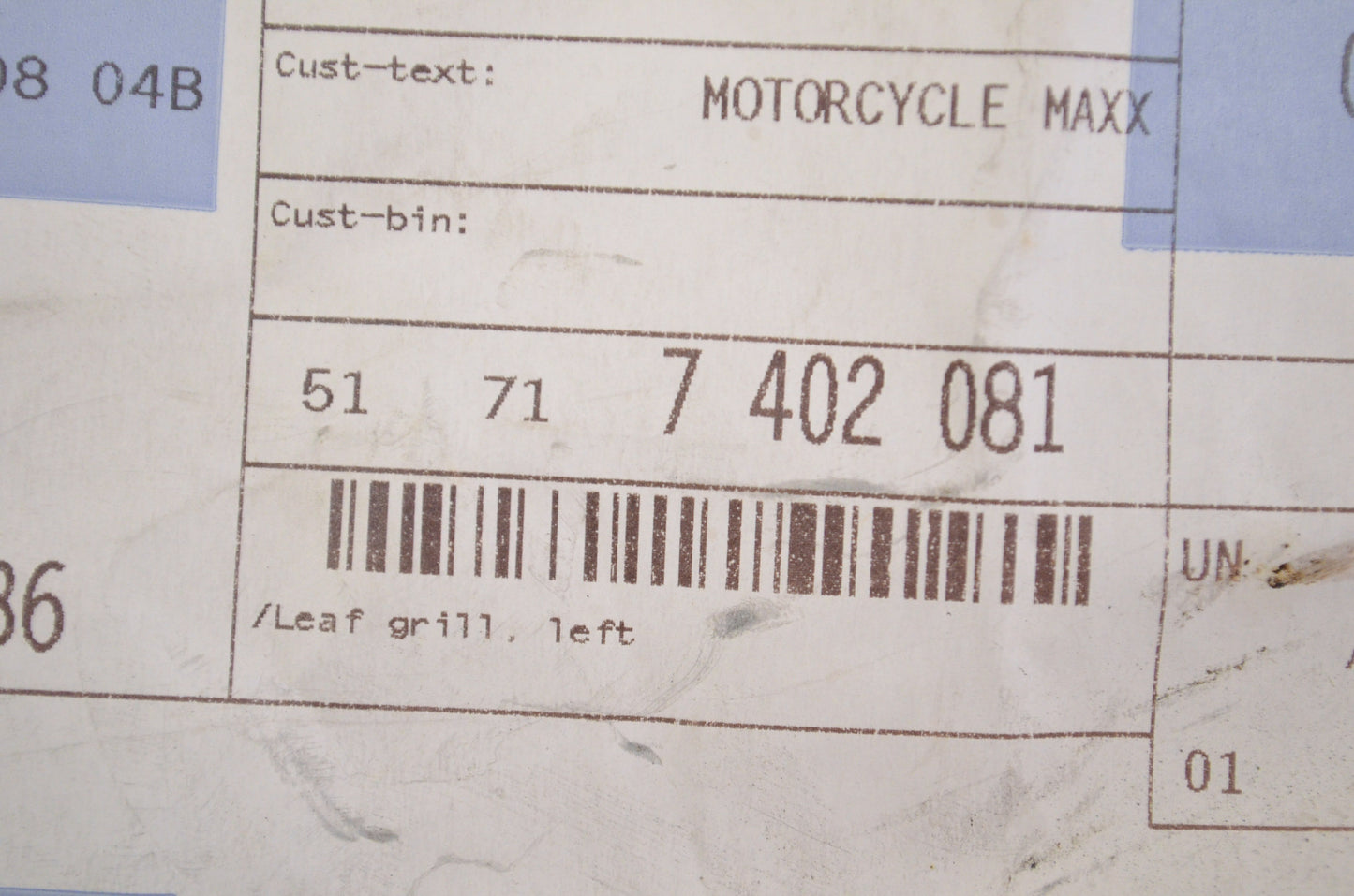 OEM BMW 51-71-7-402-081 Left Grill Leaf NOS