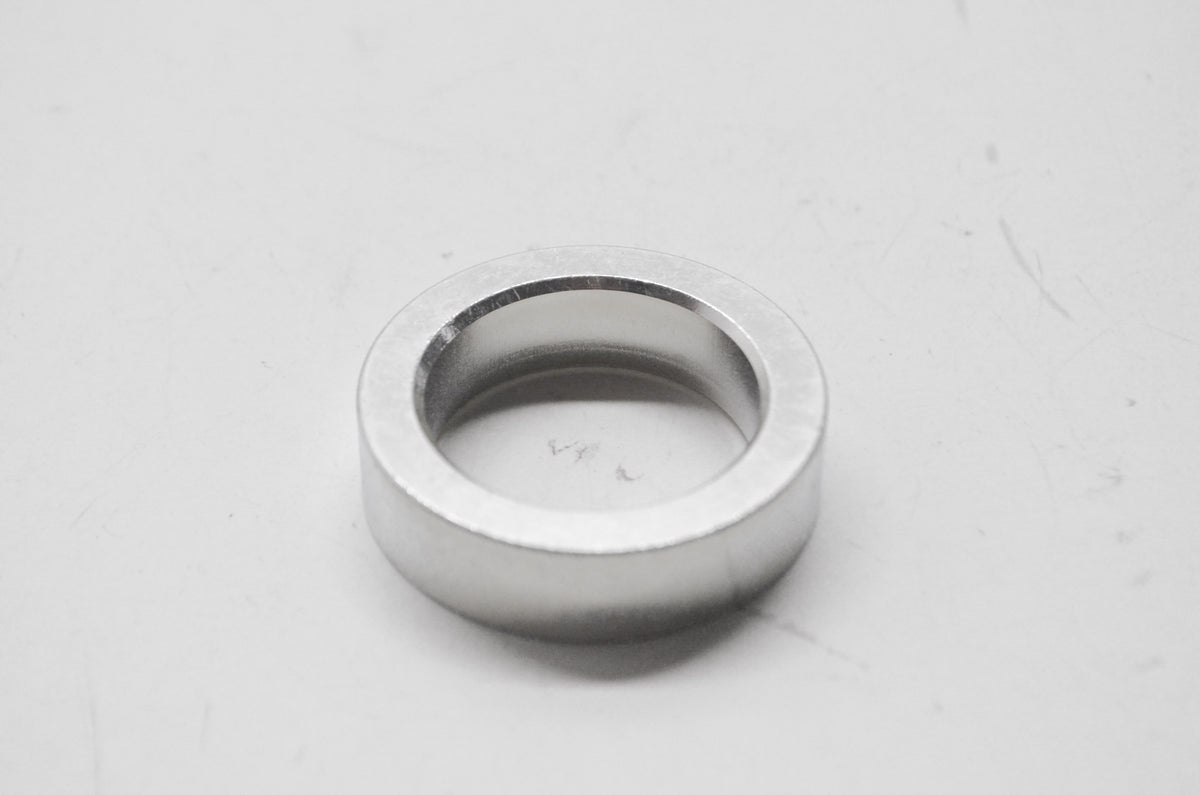 OEM Yamaha 43D-F5683-00-00 Spacer NOS
