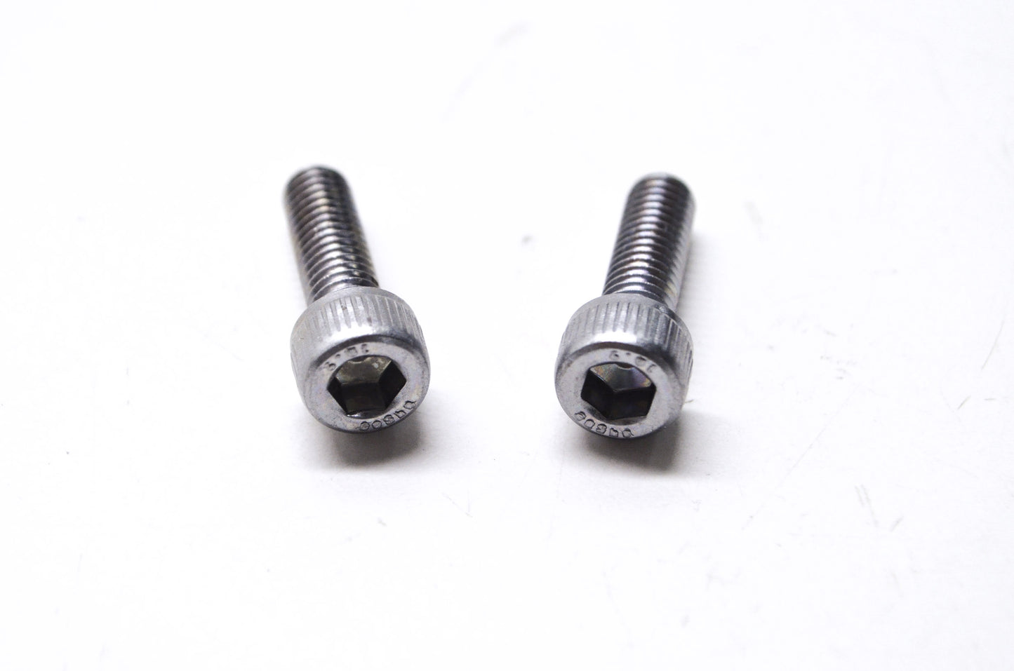 OEM Yamaha 91314-06020-00 Bolt (3JB) Qty 2 NOS