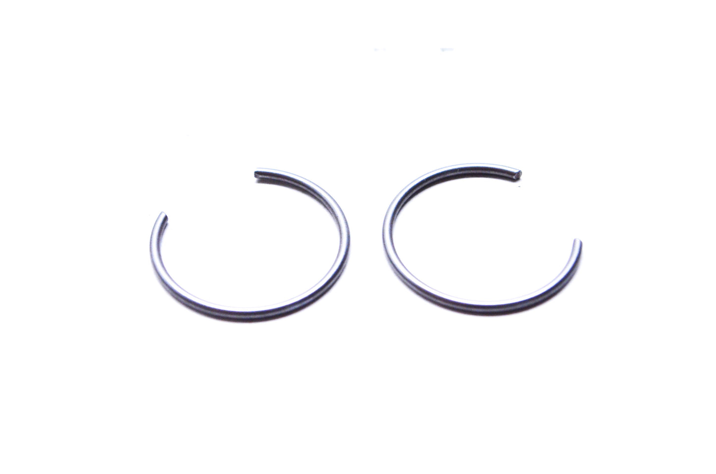 New Wiseco Piston Circlips QTY 2 NOS