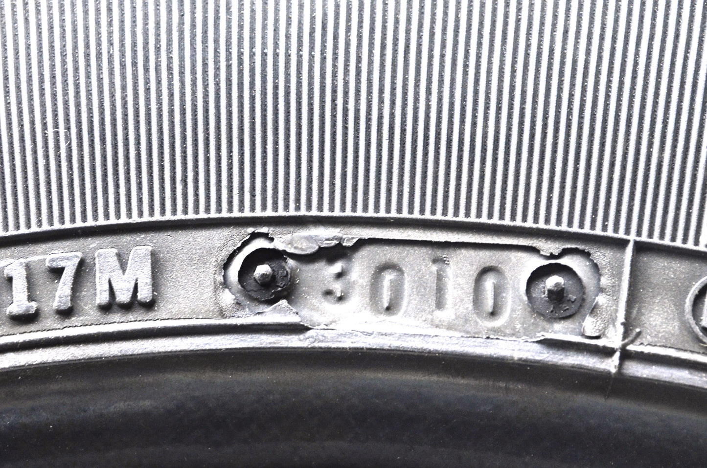 Harley Davidson Rear Tire D402 MT90B16 NOS