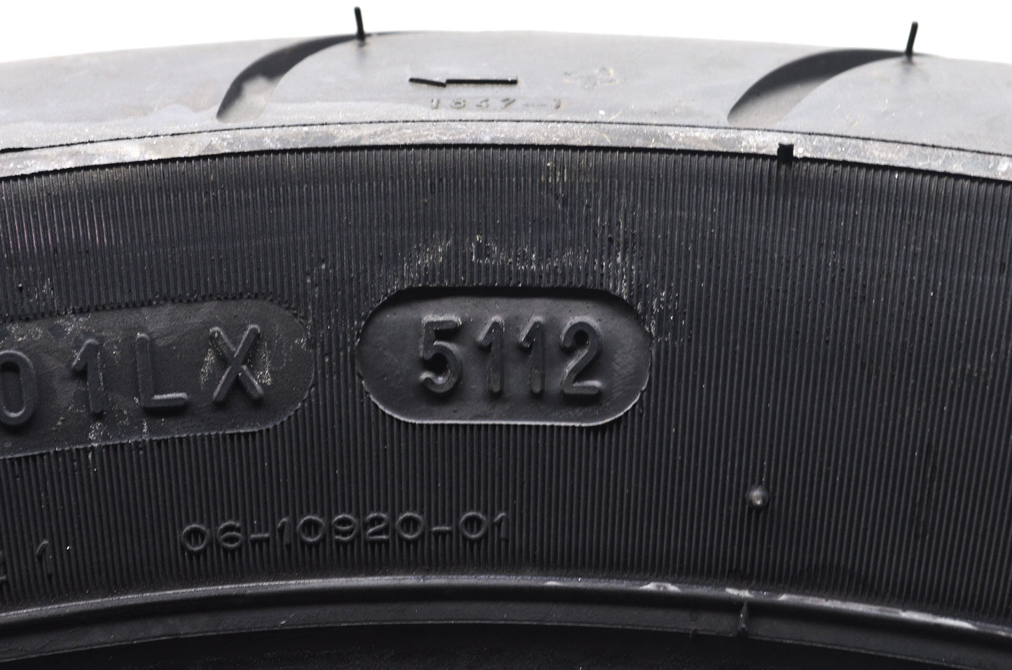 New Michelin Commander 2 140/75 R17 NOS