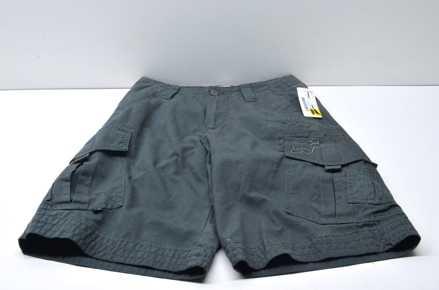 Fox 04575-028-28 Size 28 Dark Grey Cargo Shorts NOS