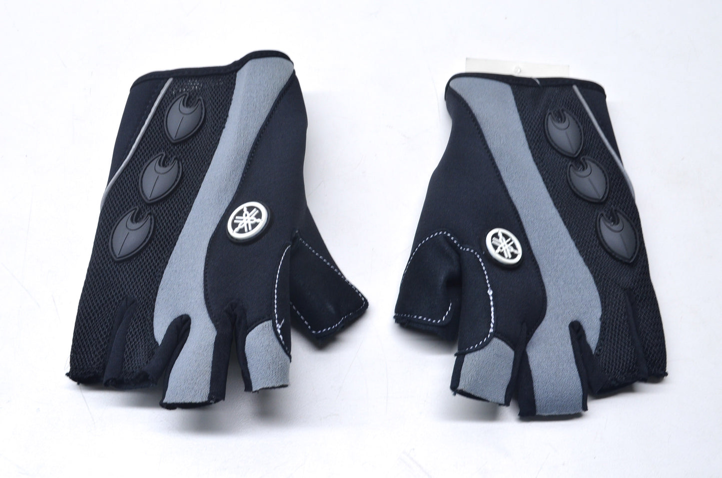 New OEM Yamaha Medium Grey 3/4 Finger Gloves NOS