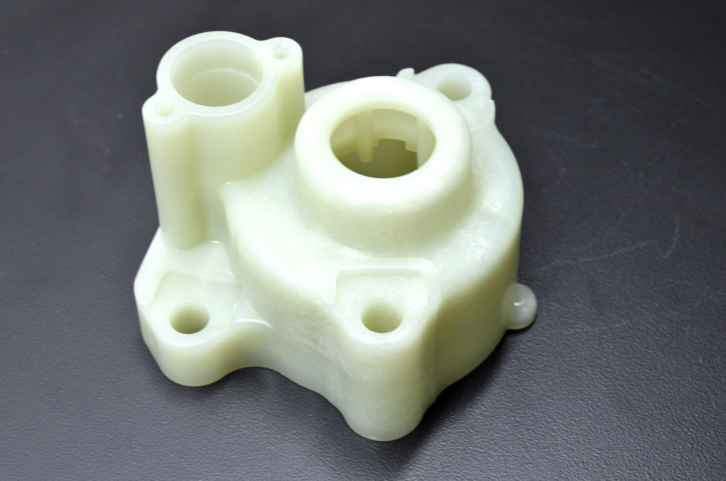 OEM Yamaha 688-44311-01-00 Water Pump Housing NOS