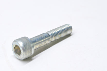 OEM Yamaha 322-23346-00-00 Bolt 1 NOS