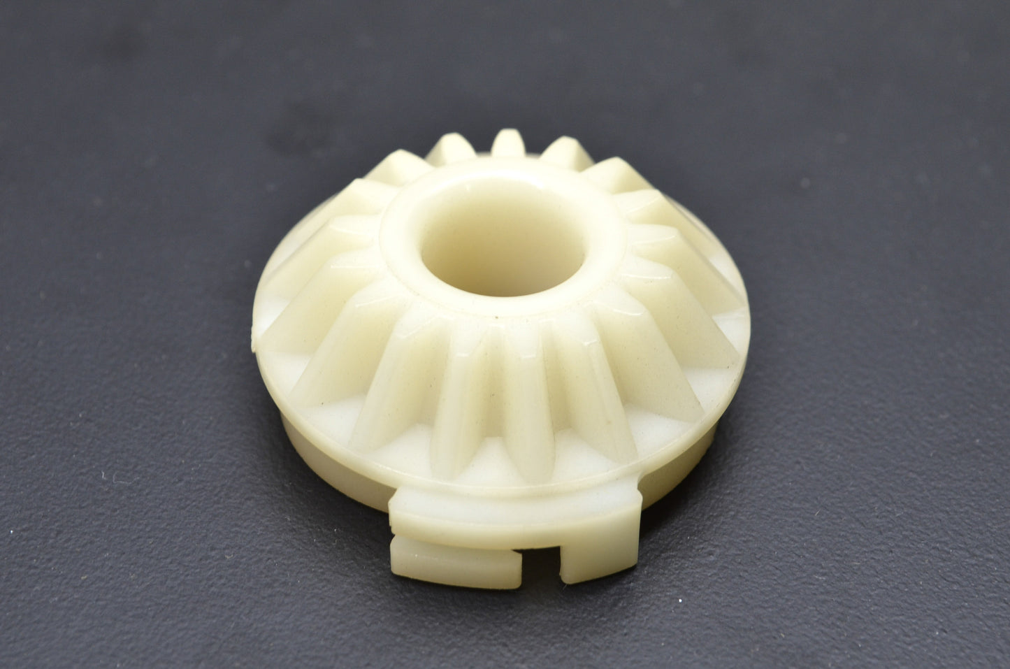 OEM Yamaha 4V4-2628E-00-00 Bevel Gear NOS