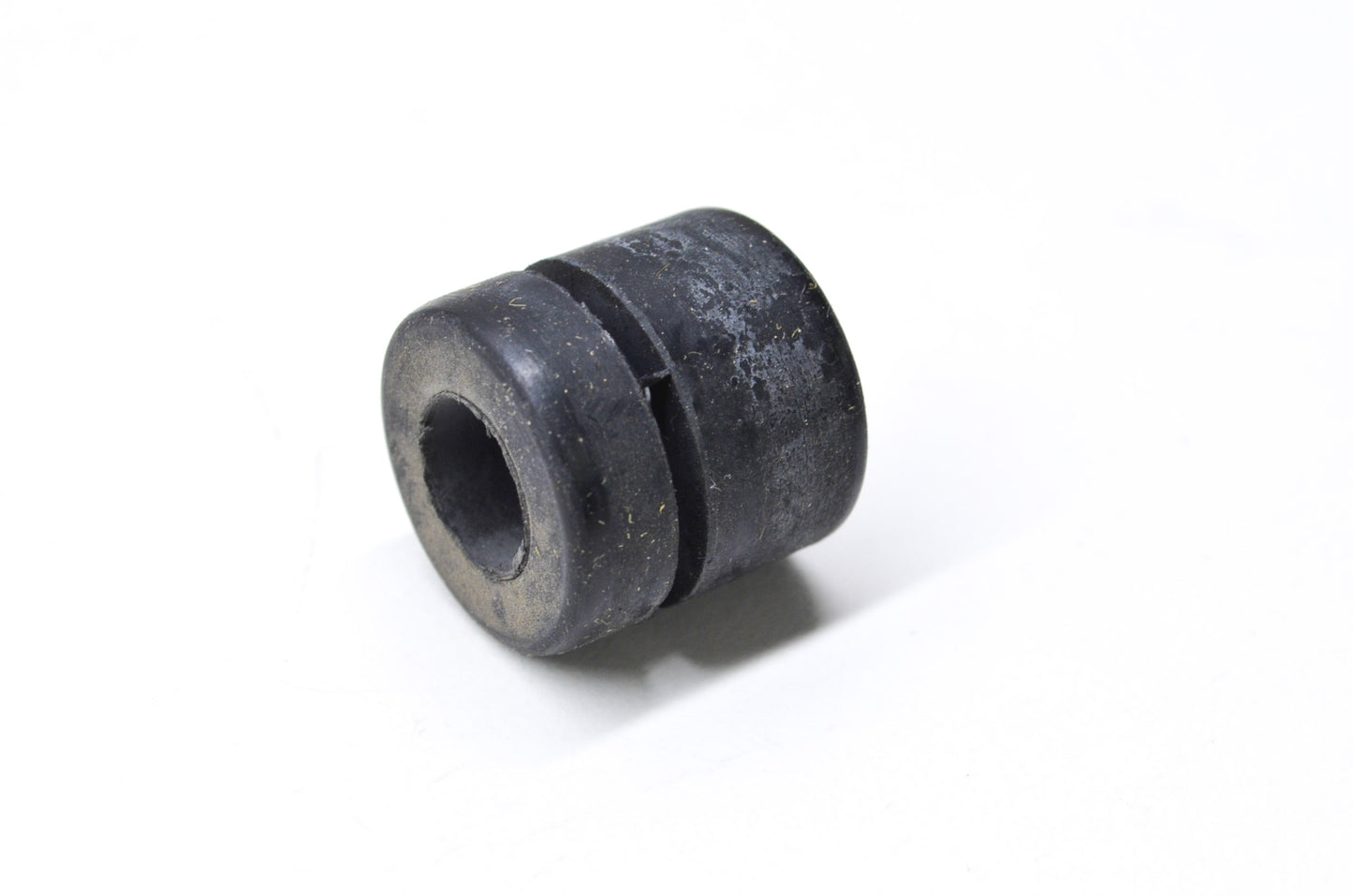 OEM Yamaha 90480-14104-00 Grommet NOS