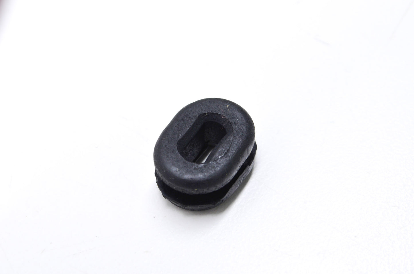OEM Yamaha 90480-01176-00 Grommet NOS