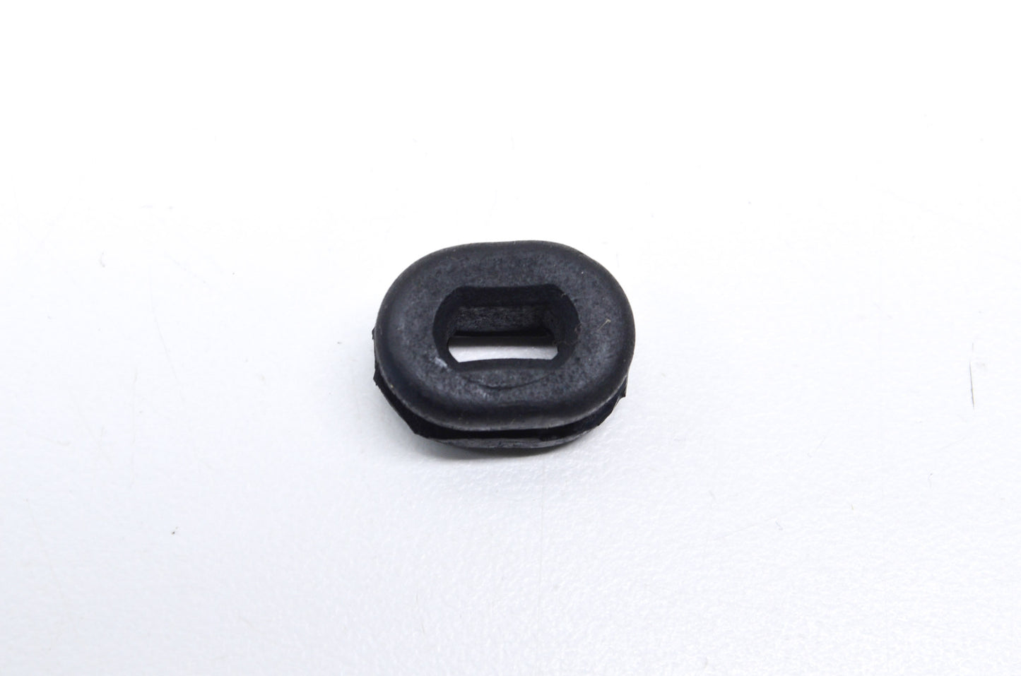 OEM Yamaha 90480-01176-00 Grommet NOS