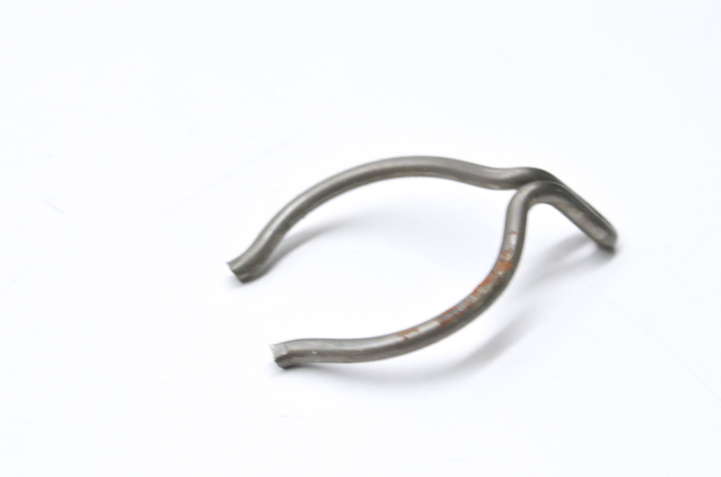 OEM Yamaha 90468-26177-00 Clip NOS