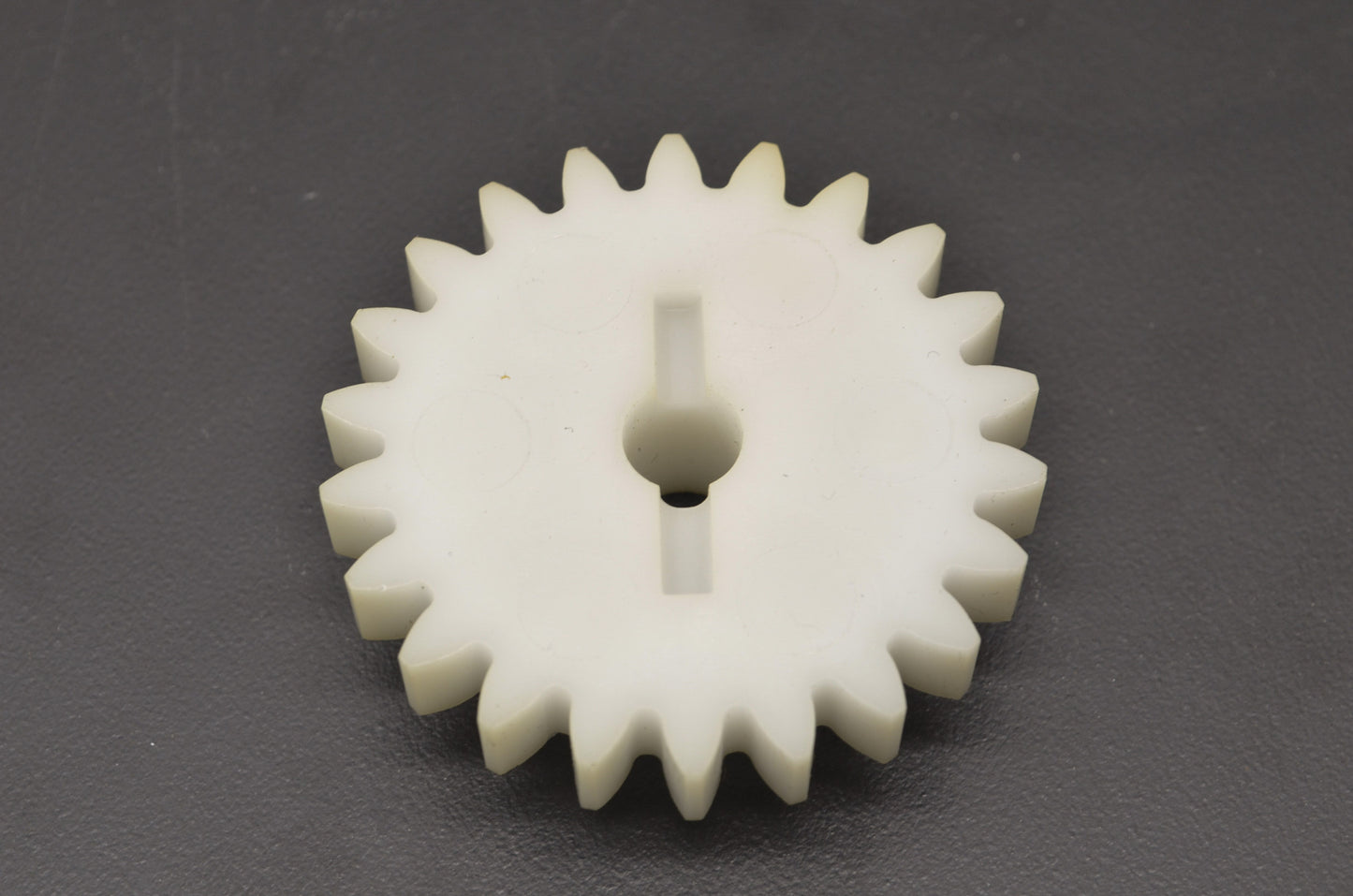 New OEM Yamaha Impeller Shaft Gear NOS