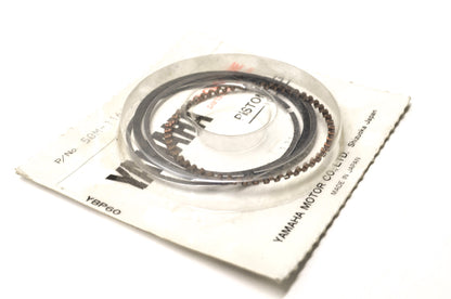 New OEM Yamaha 50M-11610-20-00 Piston Ring Set NOS