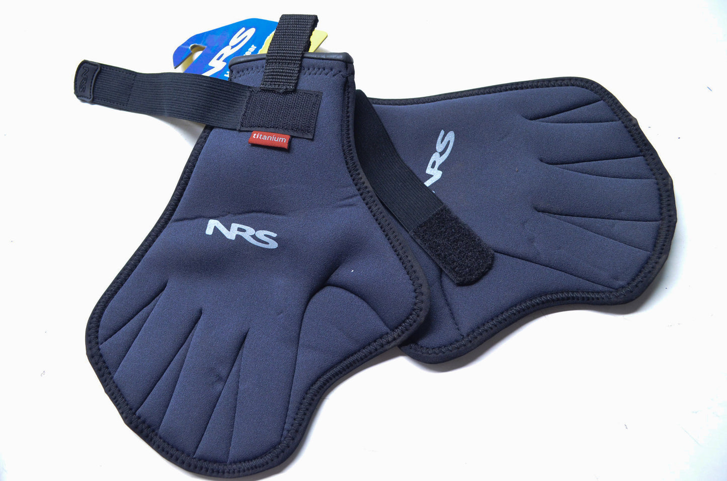 New NRS Medium Propulsion Web Gloves NOS
