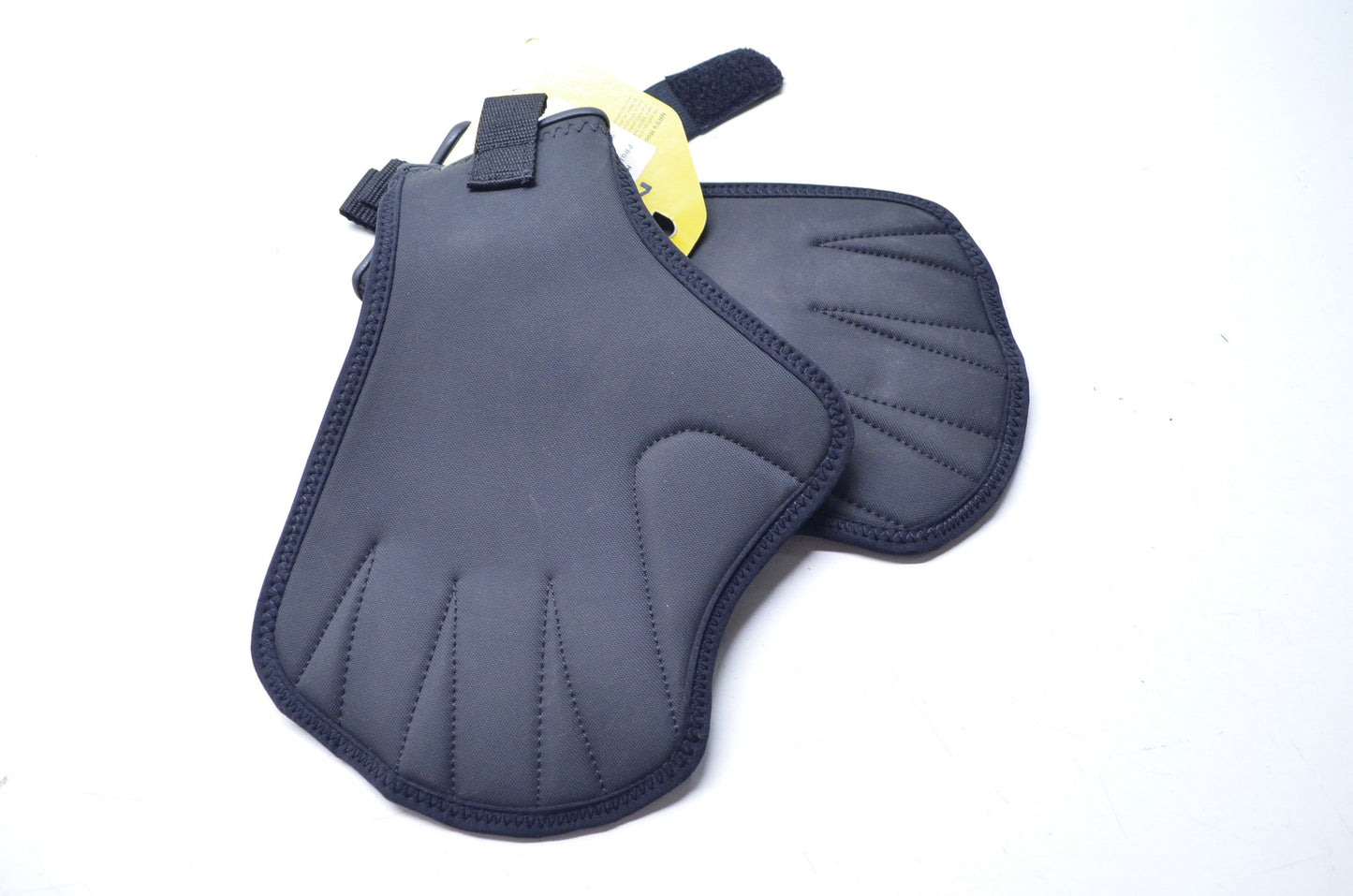 New NRS Medium Propulsion Web Gloves NOS