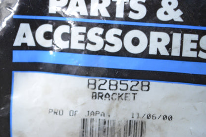 OEM Mercury 828528 Cylinder Head Bracket NOS